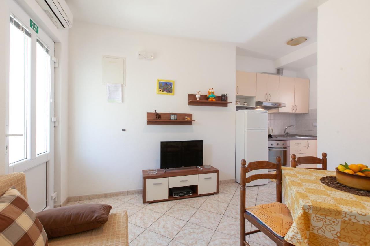 Vila Nives Podgora Exterior photo