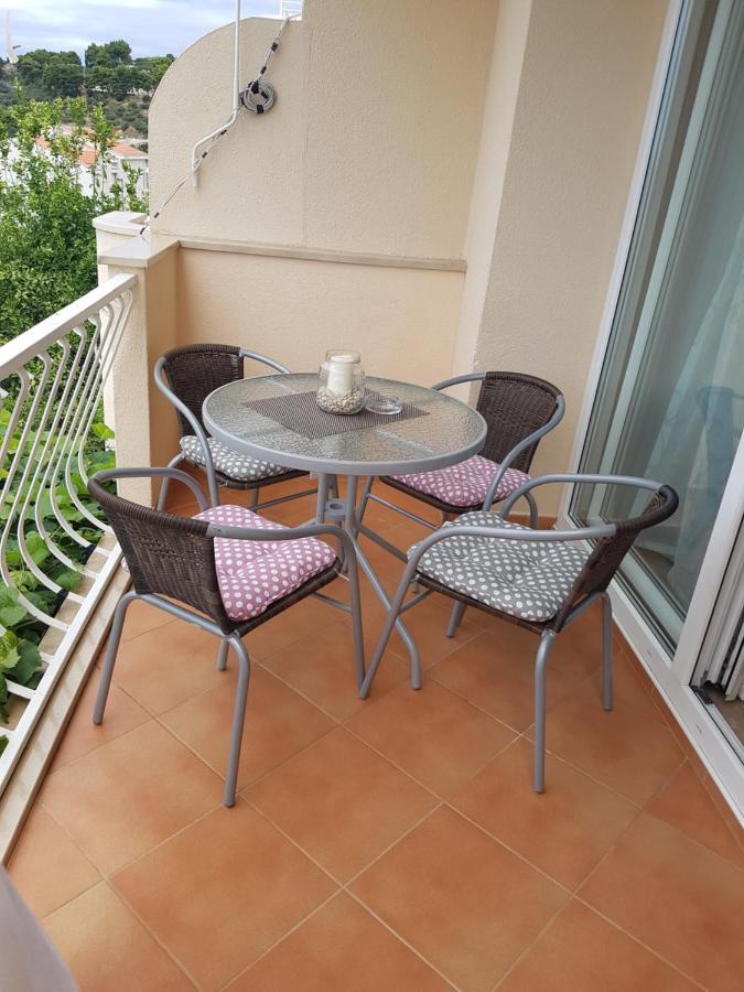 Vila Nives Podgora Exterior photo